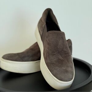 Vince Women’s 7.5 suede platform slip on Blair casual sneaker